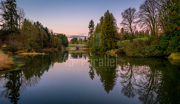When water becomes a mirror