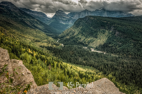 McDonald Valley and McDonald Creek overlook from Going to the Sun Road